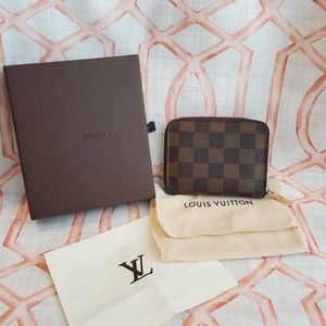 Louis Vuitton zippy coin purse